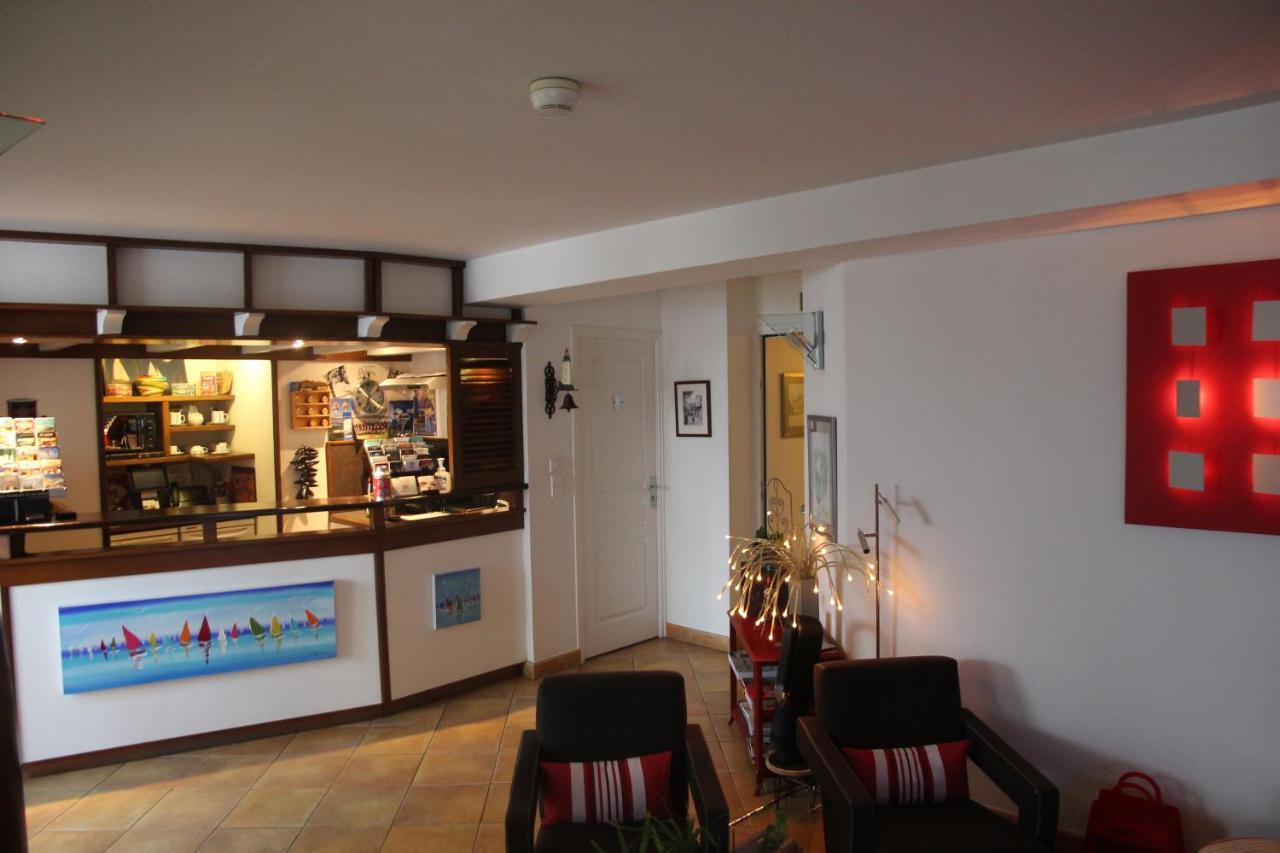Hotel Les Almadies - Coeur De Ville Saint-Jean-de-Luz Esterno foto