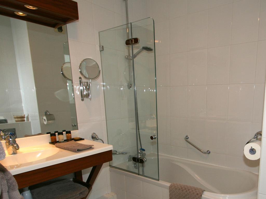 Hotel Les Almadies - Coeur De Ville Saint-Jean-de-Luz Camera foto