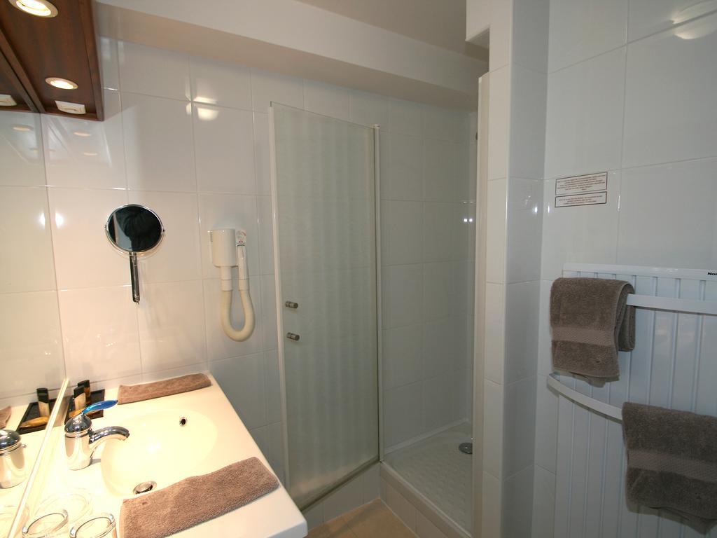 Hotel Les Almadies - Coeur De Ville Saint-Jean-de-Luz Camera foto