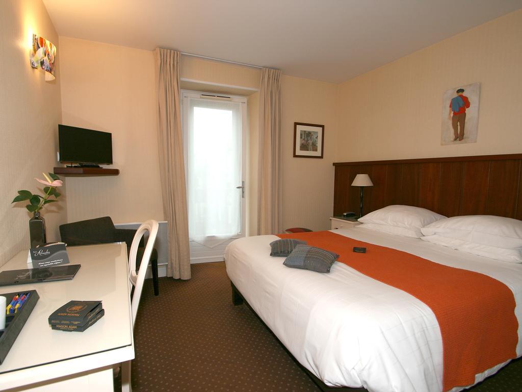 Hotel Les Almadies - Coeur De Ville Saint-Jean-de-Luz Camera foto
